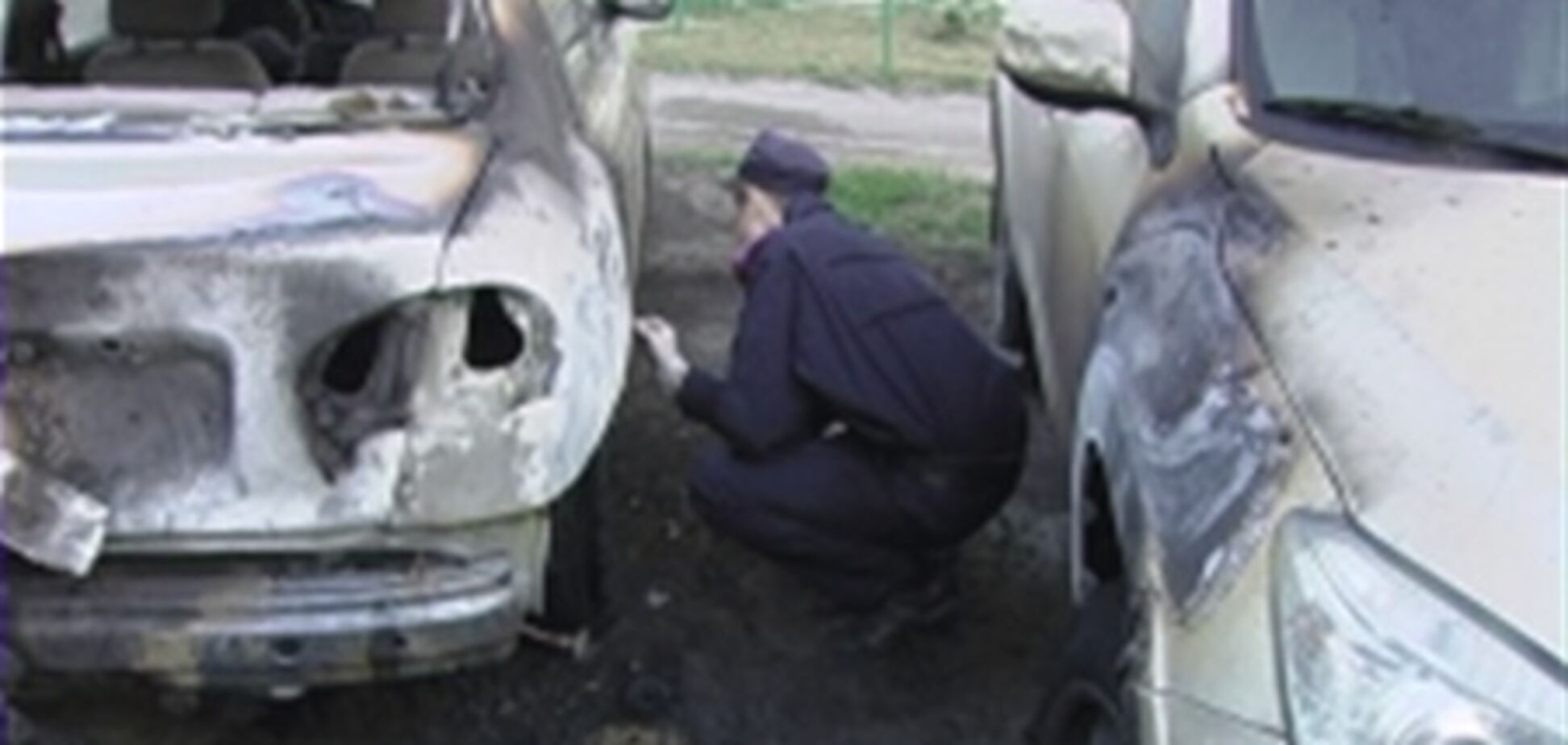 В Деснянском районе вновь горели машины