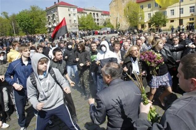 Арестовали 'свободовцев' покусавших милиционера