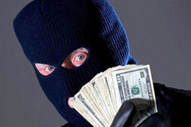 В Киеве 'втихаря' ограбили банк