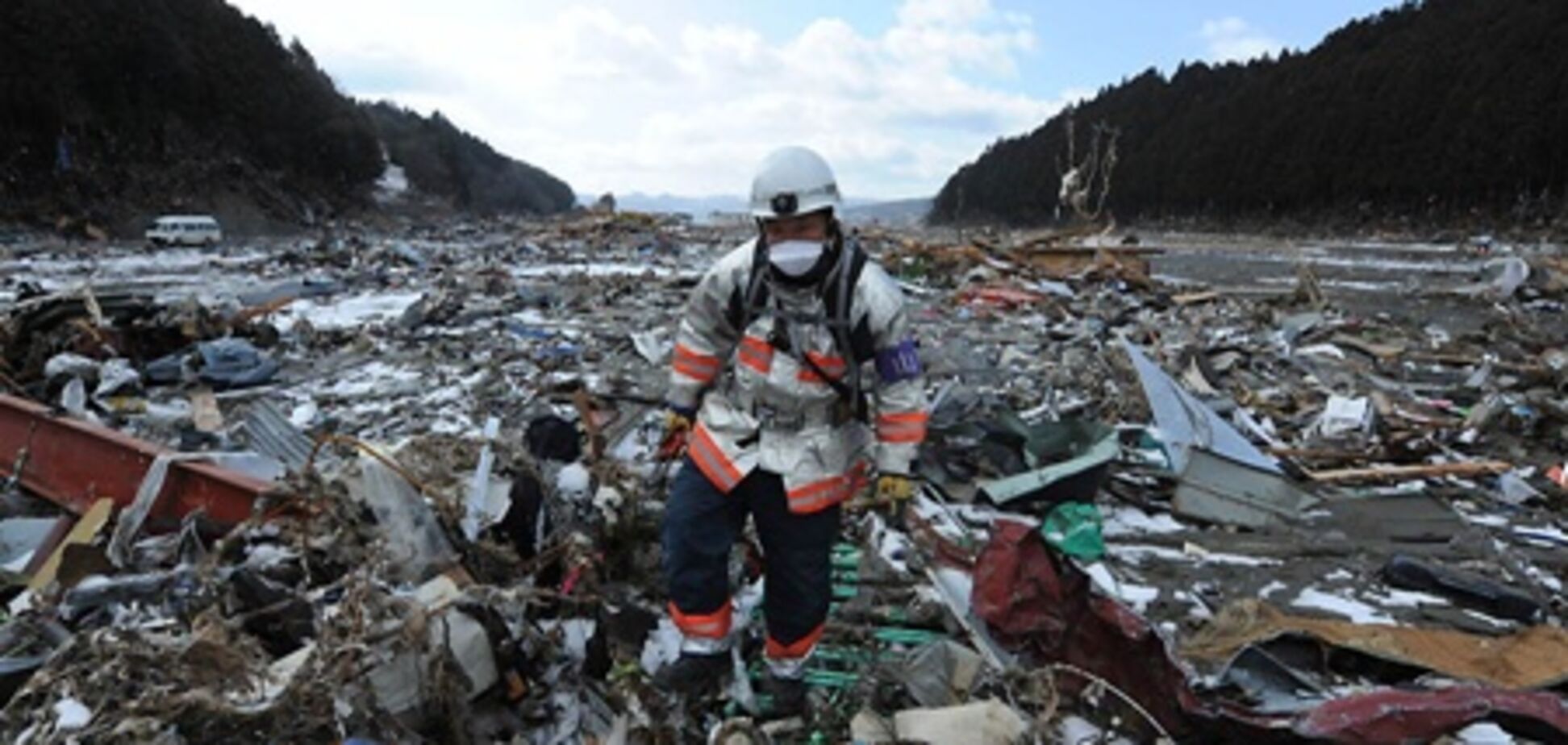 Число жертв землетрясения и цунами в Японии превысило 15,2 тыс человек