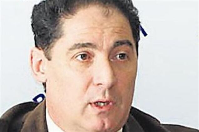 В Крыму автоманьяки сожгли 'Лексус' известного депутата