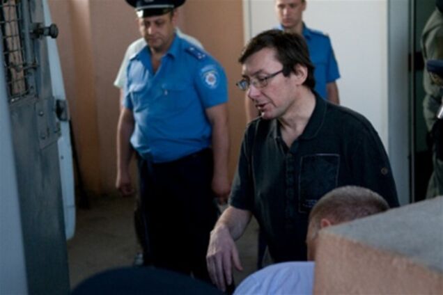 Соратники Луценко пришли, чтобы забрать его из СИЗО