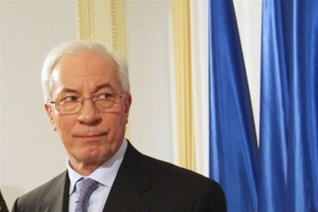 Азаров советует чиновникам учиться на примере Тимошенко