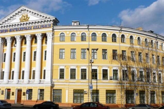 Табачник влаштує вузам' геноцид'