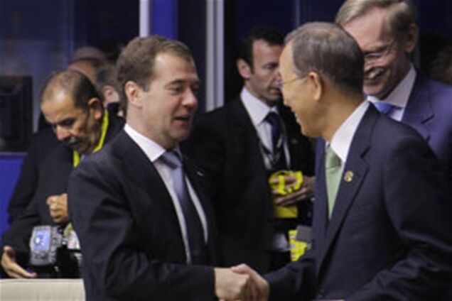 Японский премьер и Медведев поговорят про Курилы