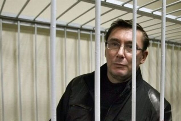 Дружина не застала Луценко в СІЗО: його відвезли до суду ще в 8 ранку