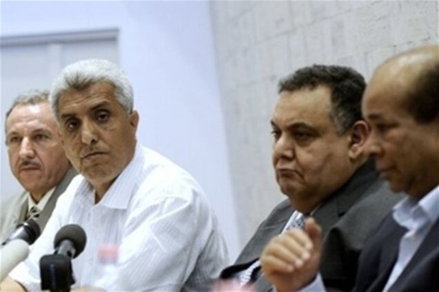 От Каддафи сбежали 120 военных во главе с пятью генералами