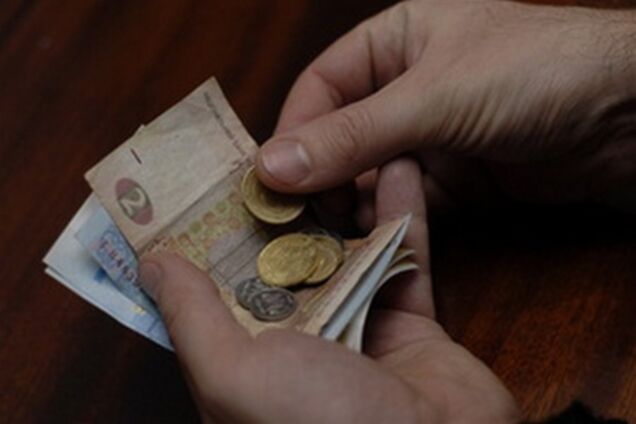 У квітні середня зарплата по Україні зросла на 2 гривні