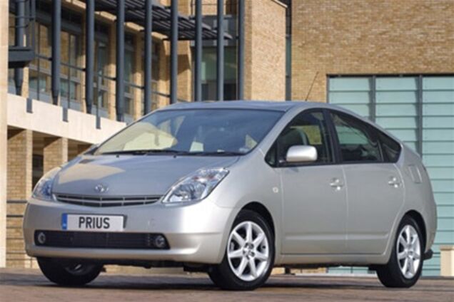 МВД планирует заменить 2 000 ВАЗ и УАЗ на гибриды Тоуоta Prius