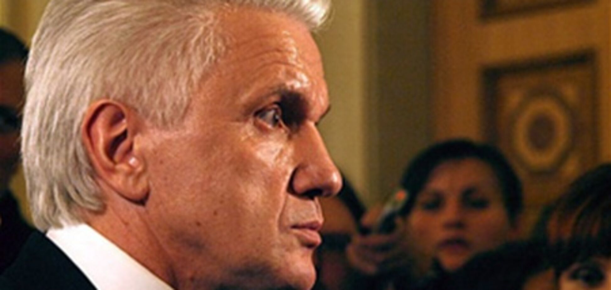Литвин считает, что Тимошенко может сама себя защитить