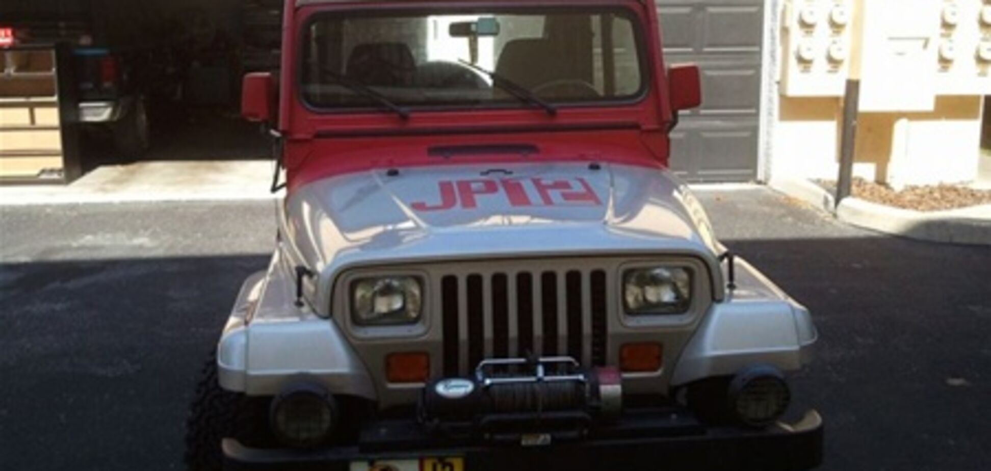 На eBay продали самый настоящий Jeep Wrangler Jurassic Park edition