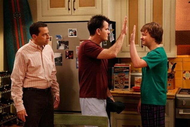 «Два с половиной человека» выбыли из борьбы за «Эмми»