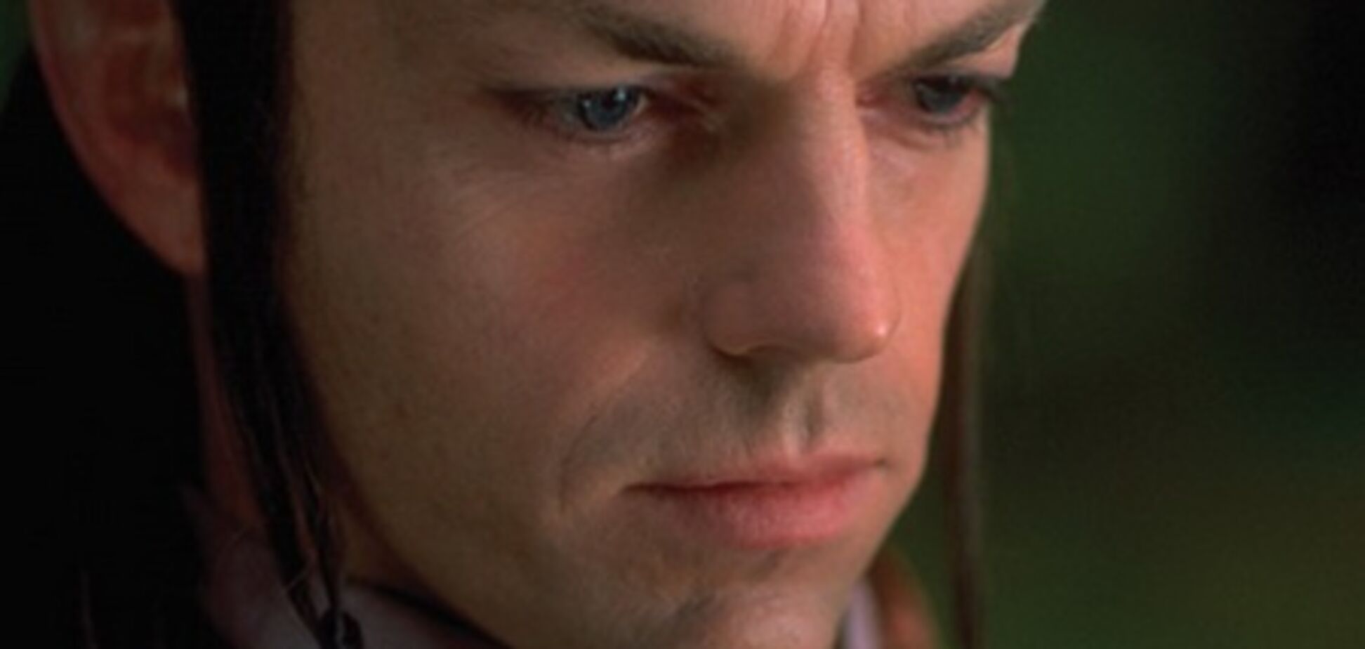 Хьюго Уивинг сыграет шесть персонажей в «Облачном атласе»