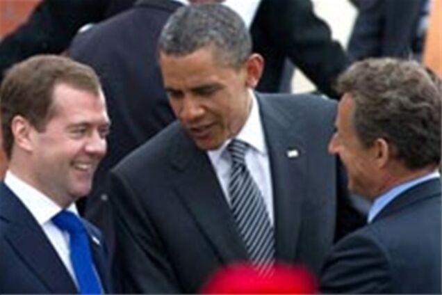 Каддафи должен уйти. А поможет ему... Медведев