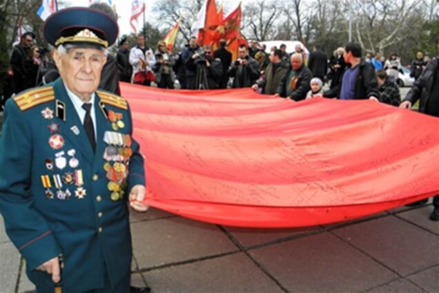 Прикарпатье проигнорирует красные флаги на День Победы