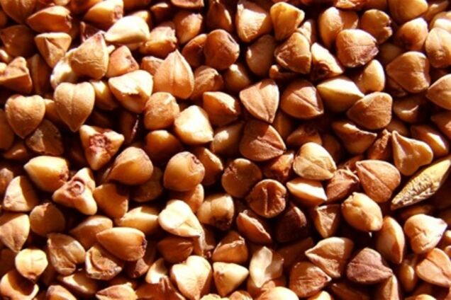 Азаров рассказал о возможной судьбе китайской гречки