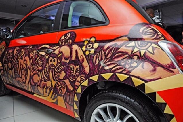 Fiat представил спец-версию хэтчбека 500 - 'Итальянская женщина'