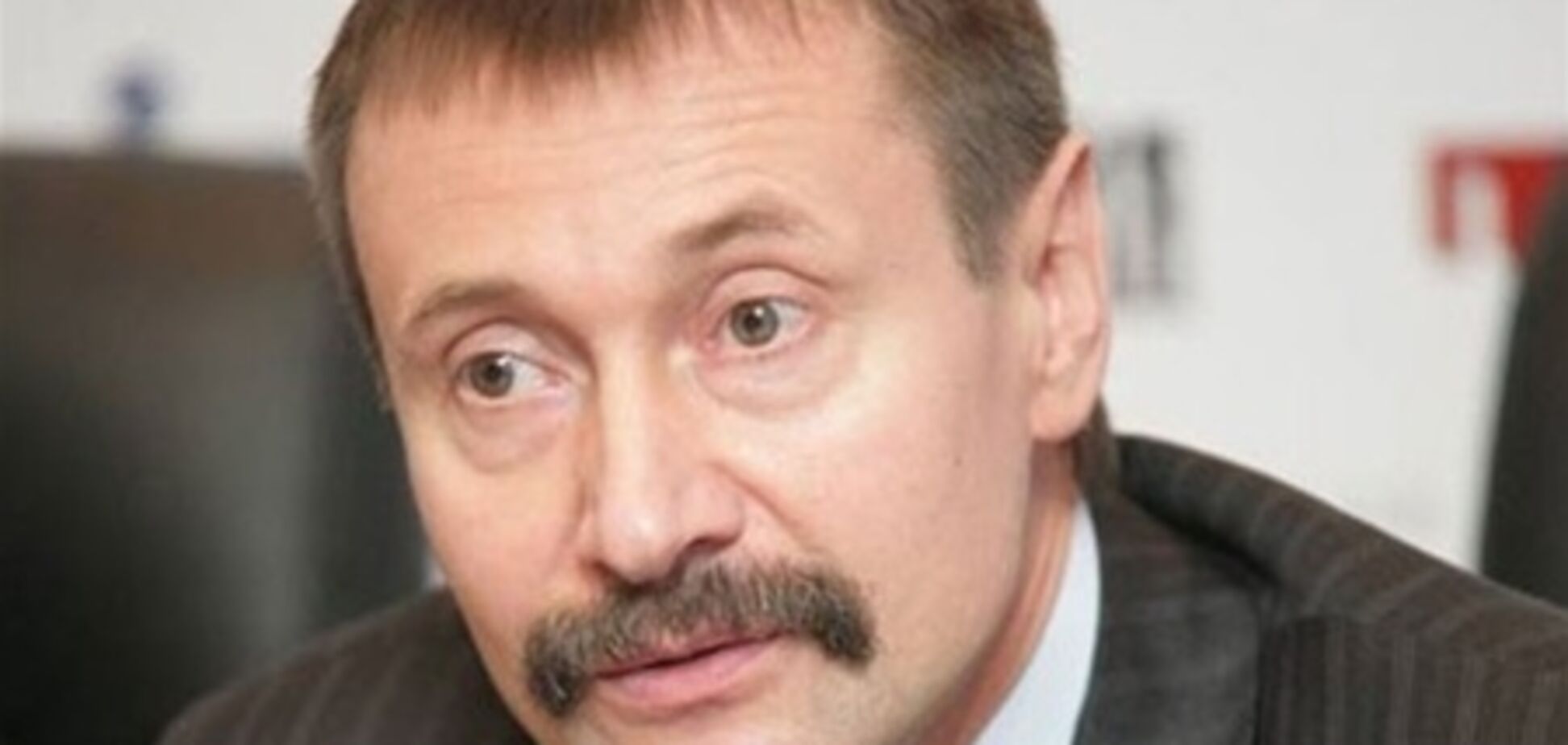 Черновицкий губернатор отказался вывешивать знамя Победы
