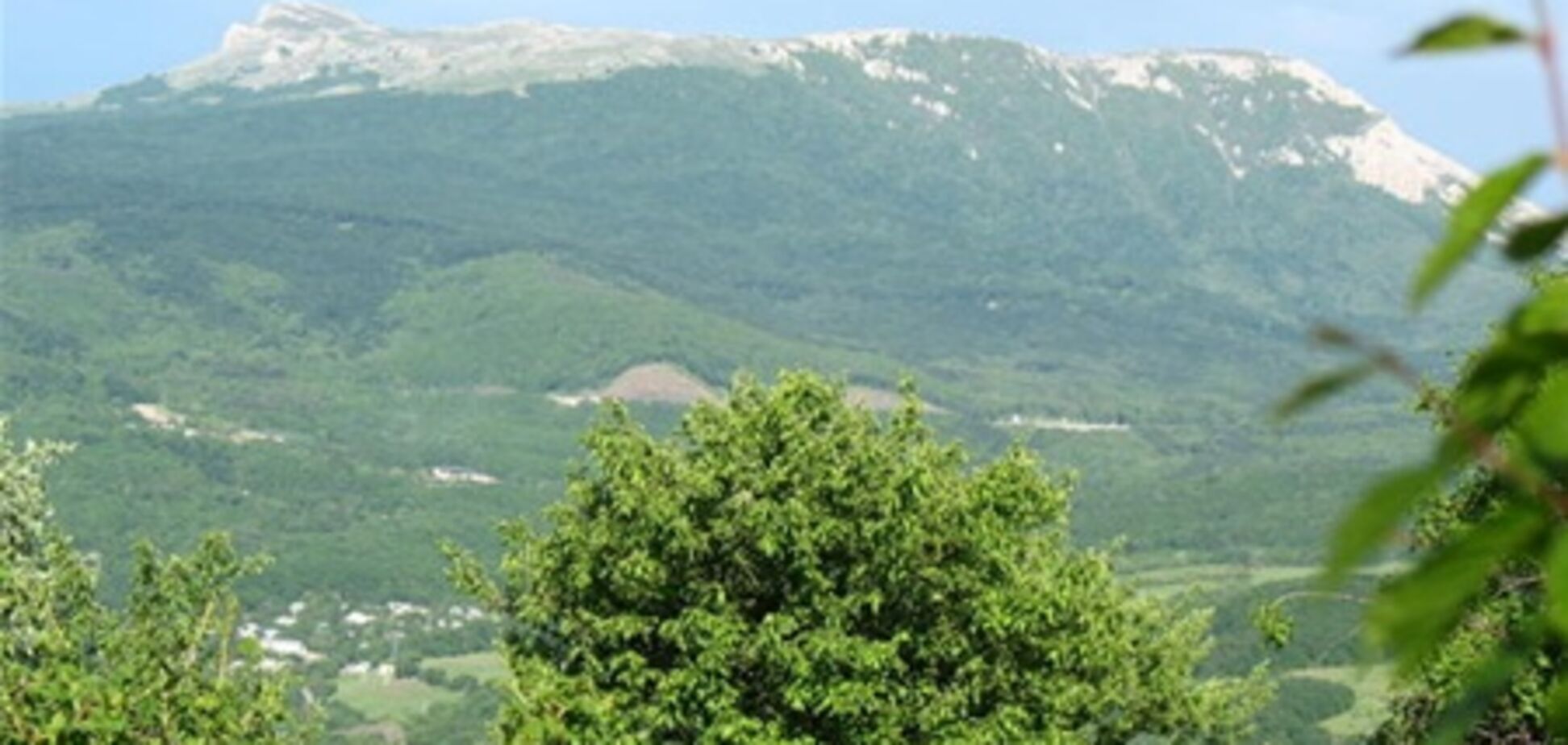 В Крымских горах потерялись туристы с четырьмя детьми