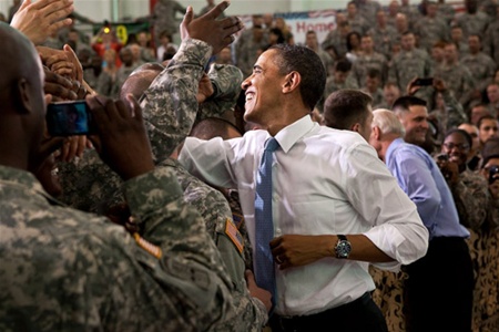 Обама поблагодарил военных за убийство бен Ладена