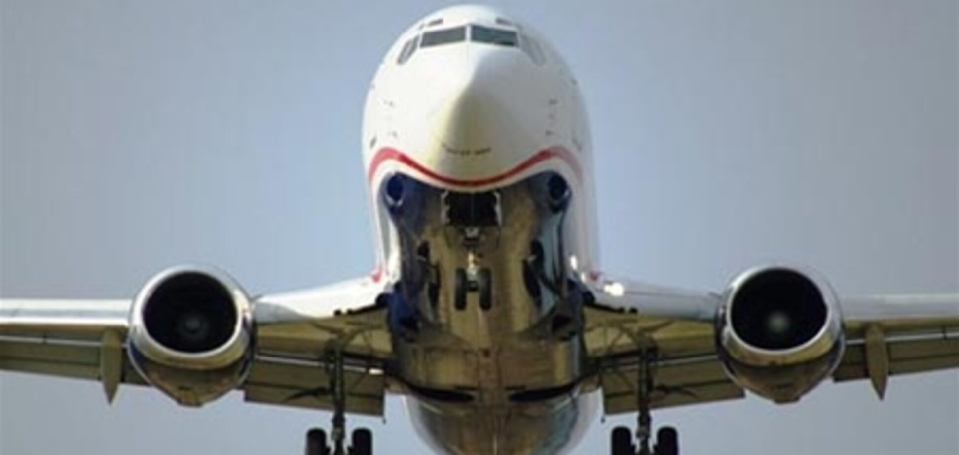 Американец попытался выйти из самолета прямо в небе - у него был 'тяжелый день матери'