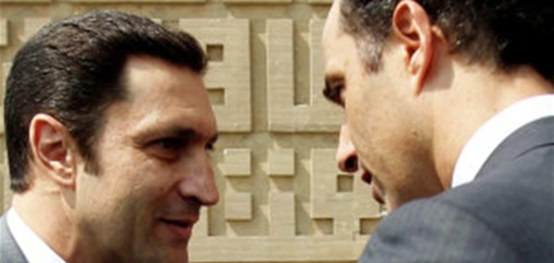 Генпрокуратура Египта оставила под стражей сыновей Мубарака