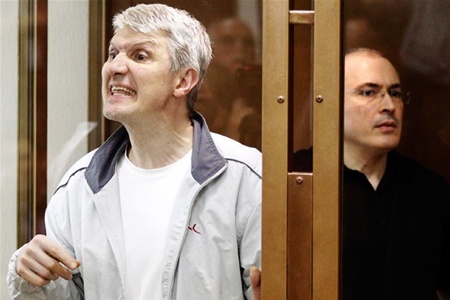 Дело ЮКОСа: Лебедева освободят досрочно, а Ходорковский отмотает полный срок