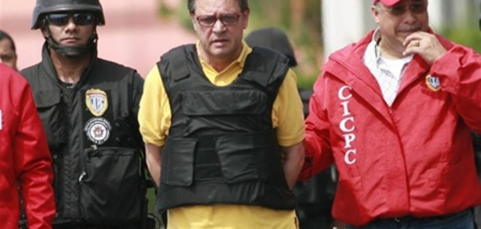 Поцелуй вместо подписи: ритуал заключения сделок у мафии