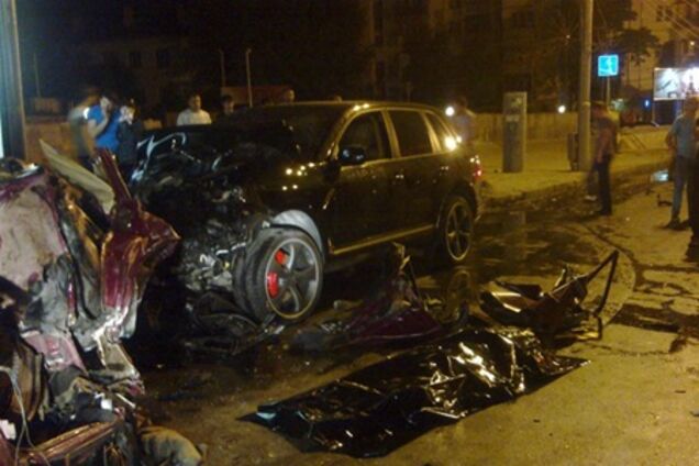 Депутат на Porsche протаранил четыре авто и убил человека. Фото