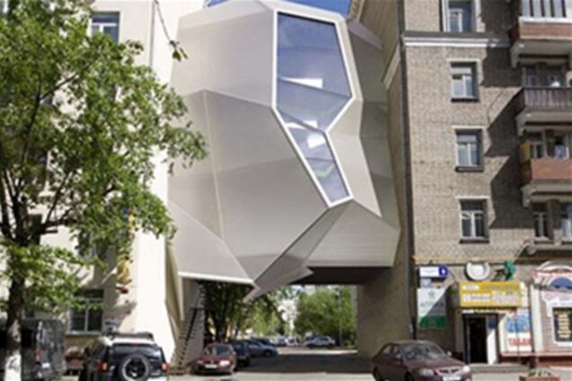 Офіс в підвішеному стані