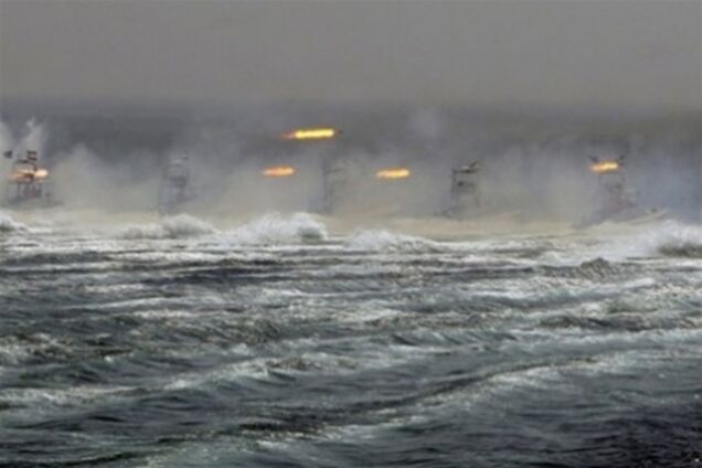 США против военных учений Вьетнама