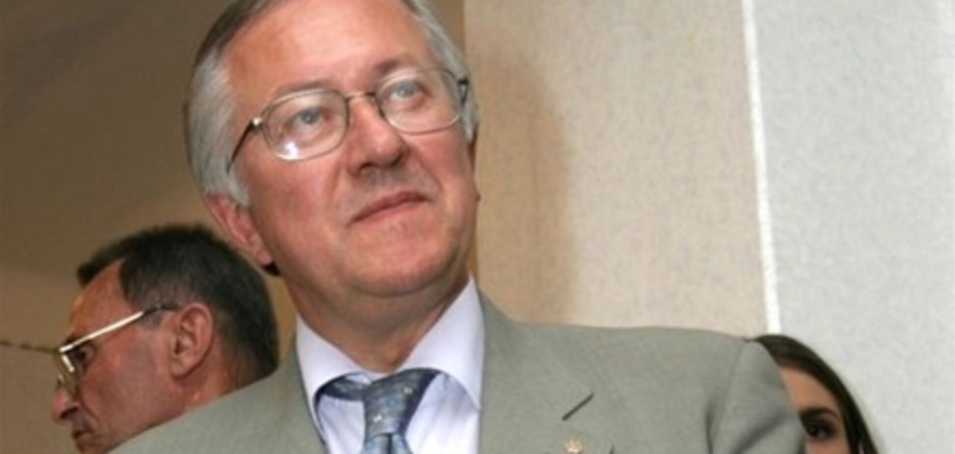 Тарасюк: Ющенко унижает Тимошенко, 'отрабатывая' госдачу