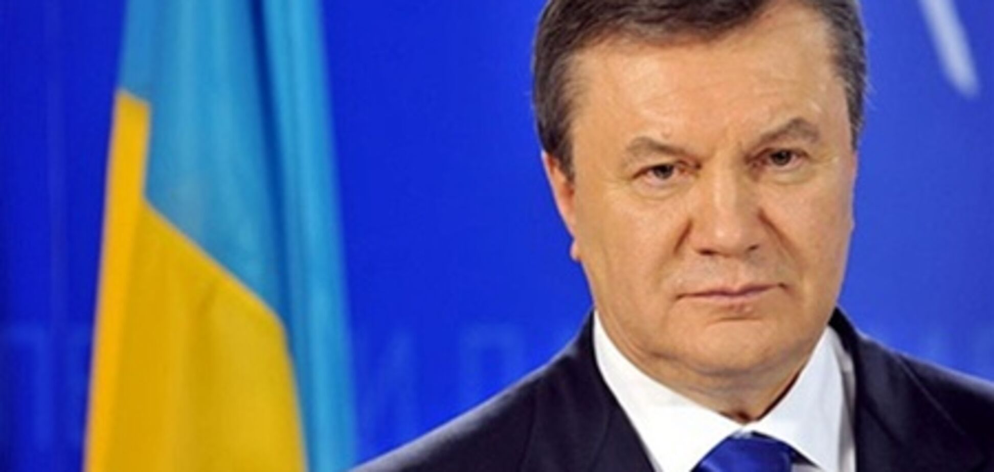 Охорона Януковича закрила двері перед журналістами, що бігли до президента