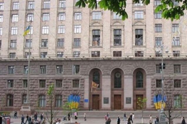 Киевские чиновники прикарманили 500 млн гривен