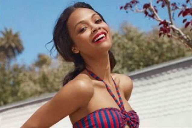 Зои Салдана и маленькие прелести в бикини