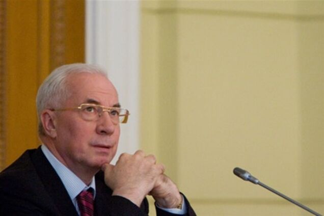 Азаров: Україна не поступатиметься Росії
