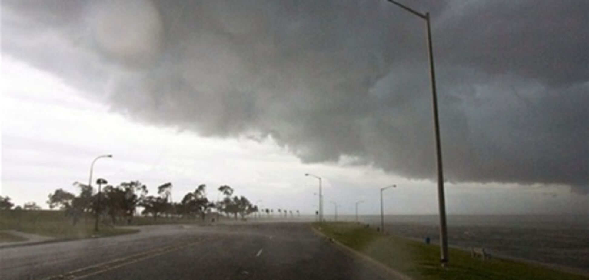 В Запорожской области над поселком пронесся ураган