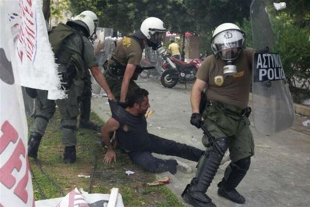 У ході зіткнень в Афінах постраждали 18 людей