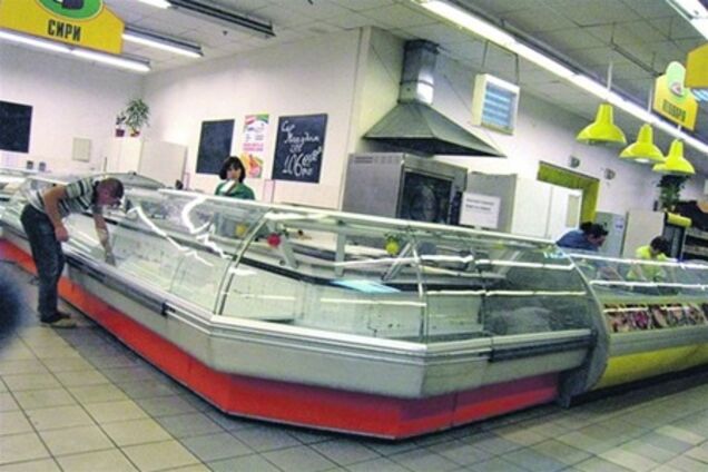 Прокуратура подозревает в отравлении людей не только курей-гриль, но и колбасу