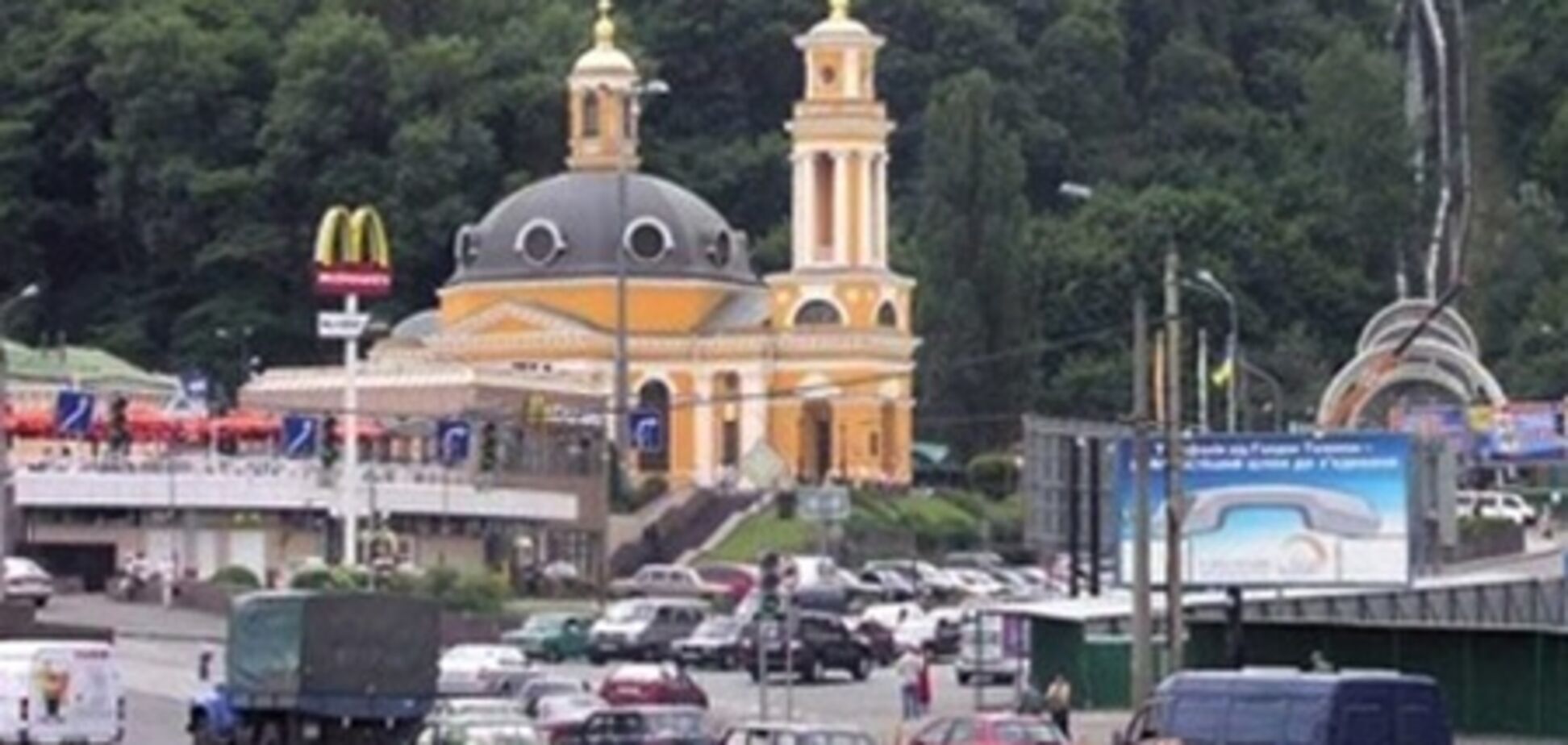 Возле метро 'Днепр' и на Почтовой площади ограничат движение