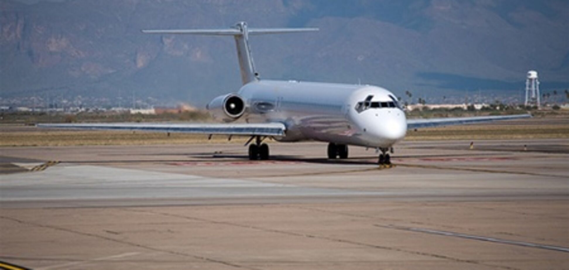 У самолета, летевшего из Тегерана в Киев, отказал двигатель