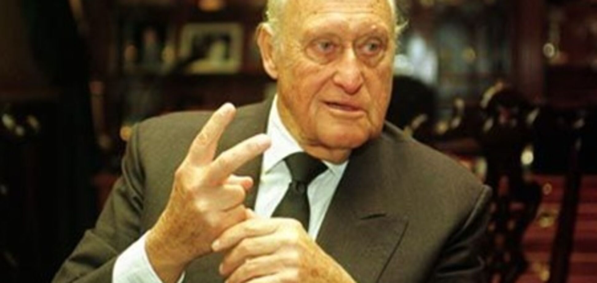 Экс-президент ФИФА подозревается в получении взятки на миллион долларов