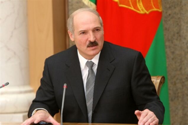 Лукашенко обещает спасти белорусскую экономику за триллион долларов