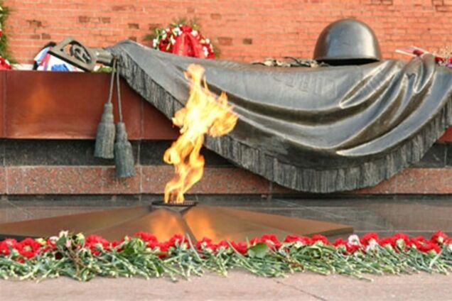 Студентка, жарившая яичницу на Вечном огне, жалуется на угрозы в СИЗО