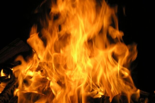 В Евпатории загорелся 5-этажный дом: есть погибшие