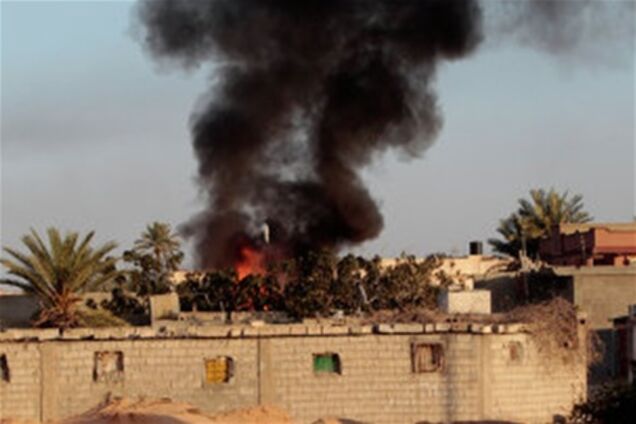 Войска Каддафи обстреляли мятежников в районе Мисраты, четверо погибли