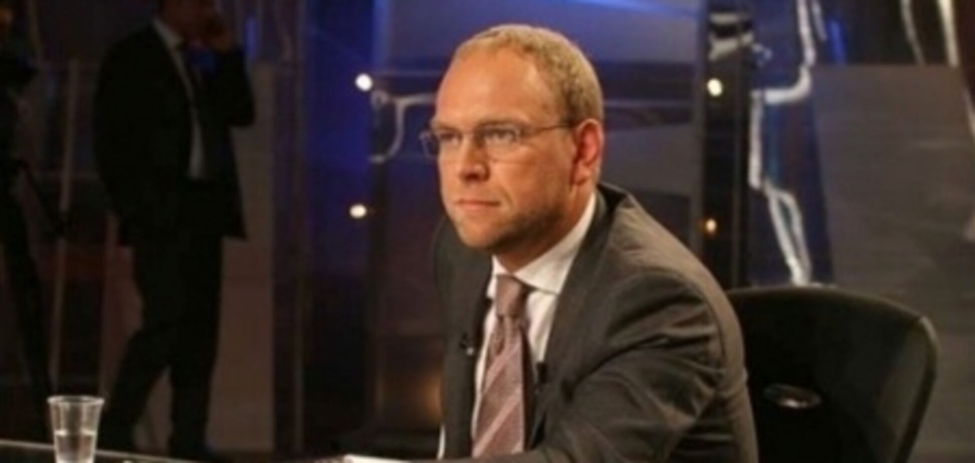 Тимошенко знайомиться з копіями 10 томів 'газової справи' - Власенко