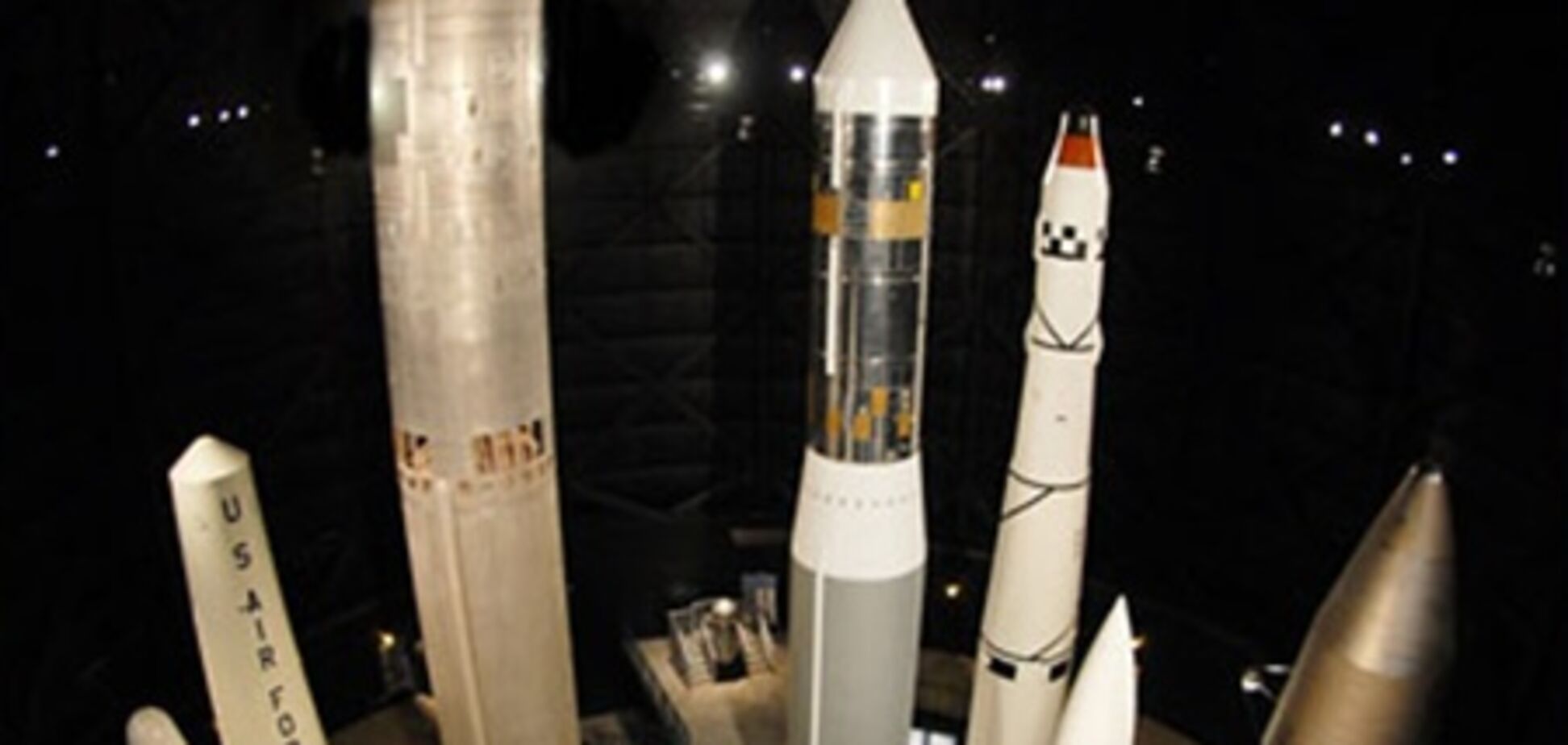 США накопили больше ядерных боеголовок, чем Россия