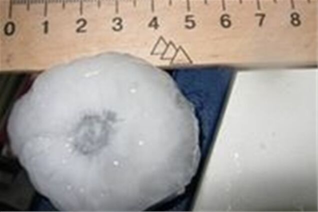 На Симферополь обрушился град размером с яйцо. Фото, видео