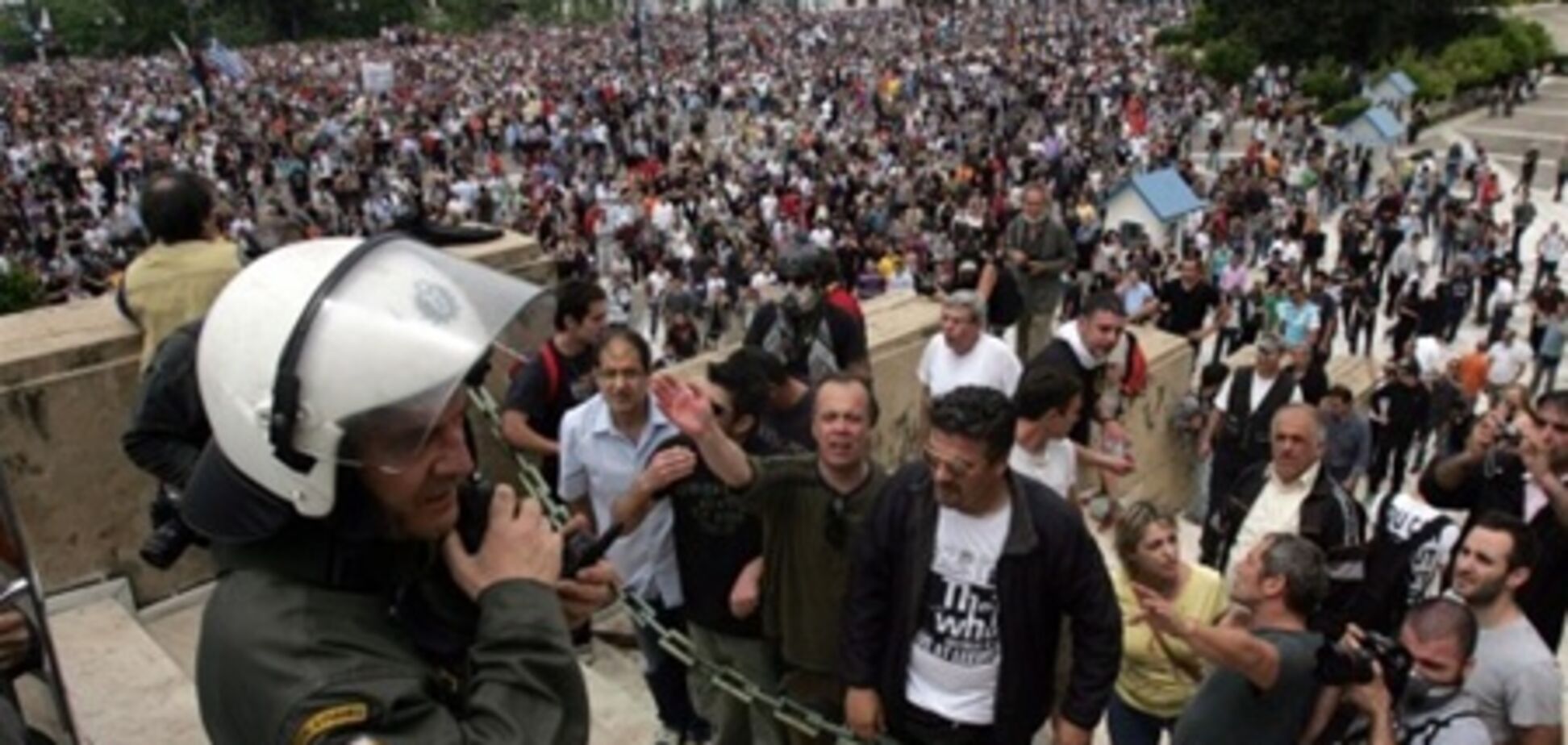 В Афинах 10 тыс. греков бастуют против экономии